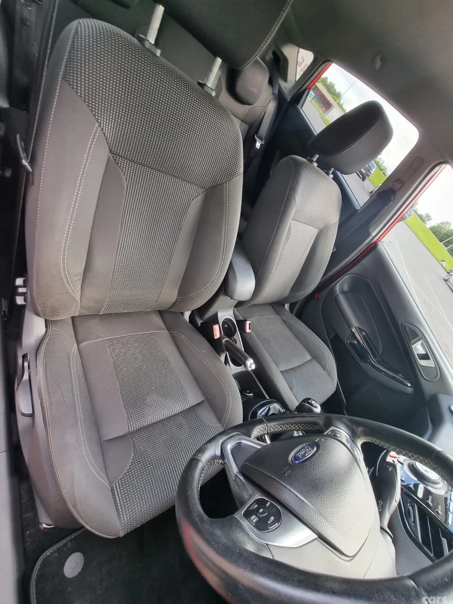 Ford Fiesta Hatchback, Diesel, 2017, Red