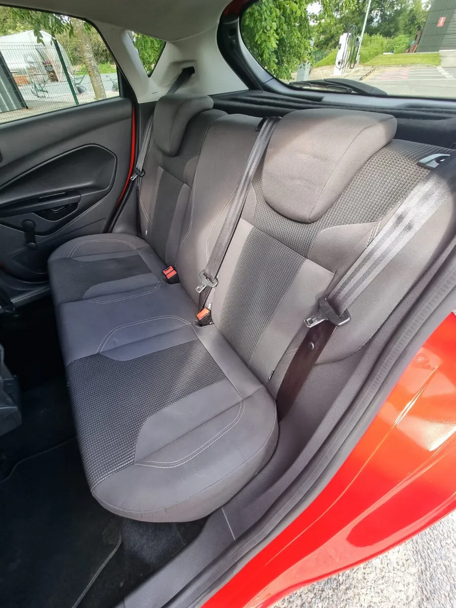 Ford Fiesta Hatchback, Diesel, 2017, Red