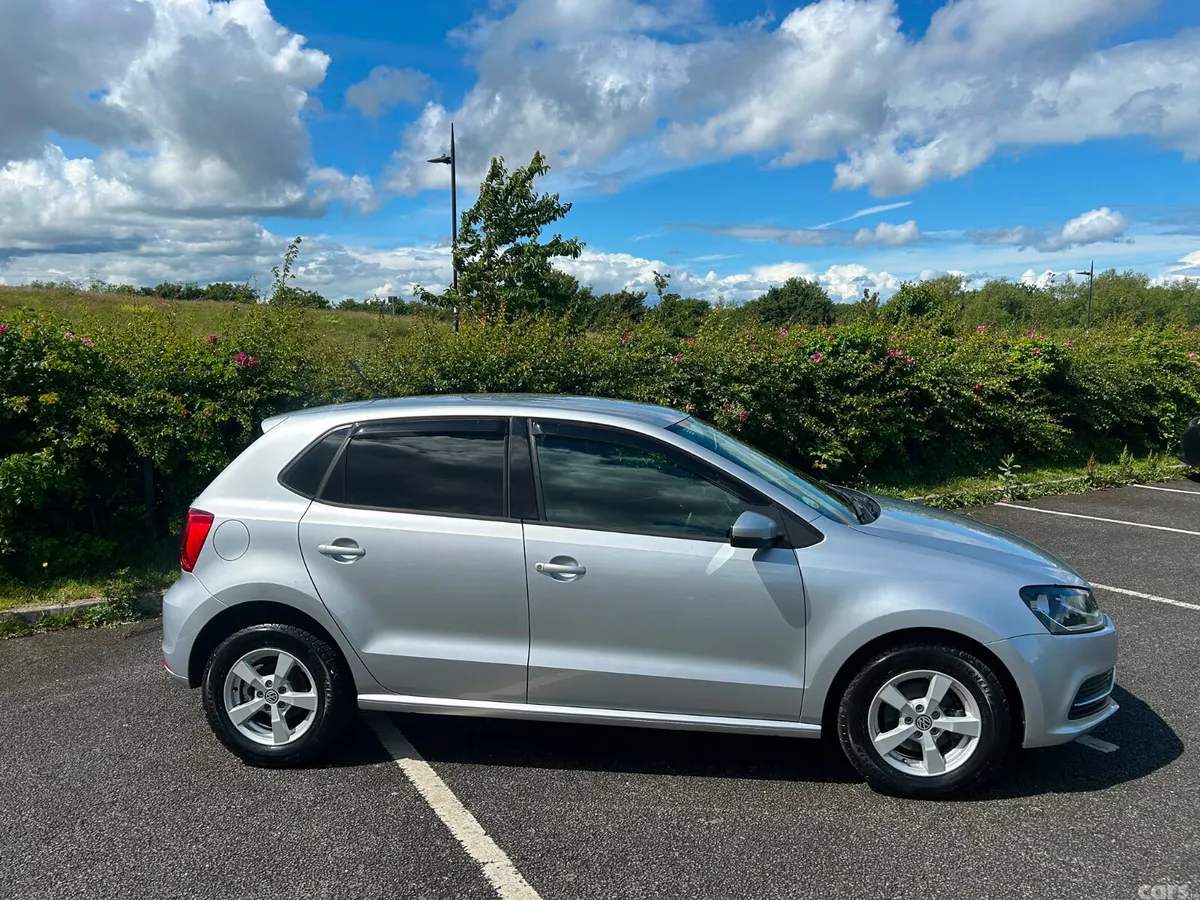 Volkswagen Polo Hatchback, Petrol, 2015, Silver