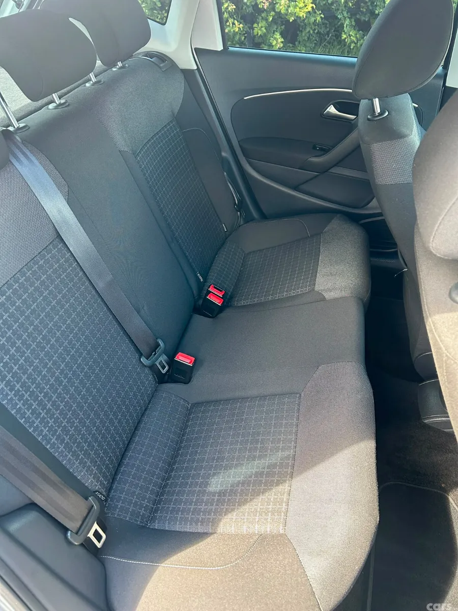 Volkswagen Polo Hatchback, Petrol, 2015, Silver