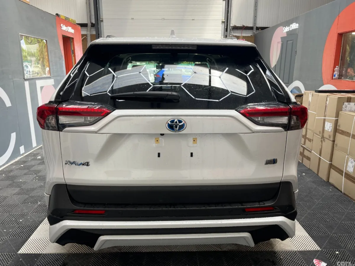 Toyota RAV4 SUV, Petrol Hybrid, 2024, White