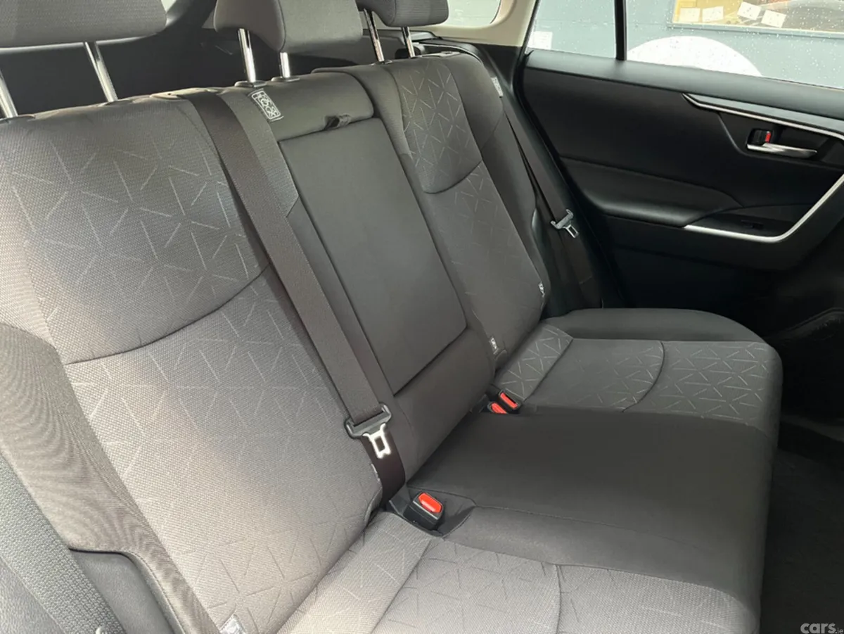 Toyota RAV4 SUV, Petrol Hybrid, 2024, White