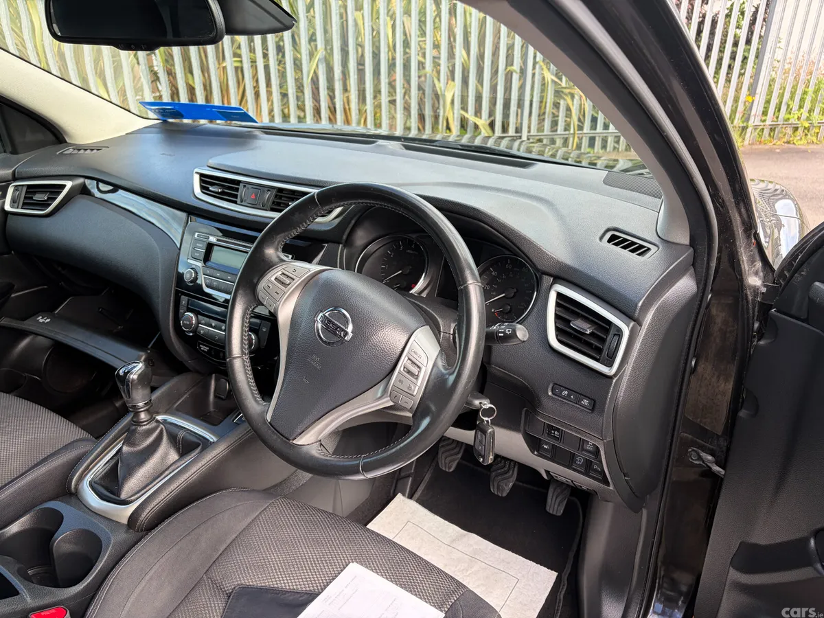 Nissan Qashqai Hatchback, Petrol, 2014, Black