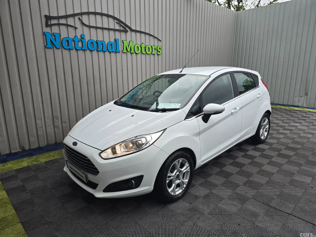 Ford Fiesta Hatchback, Petrol, 2015, White