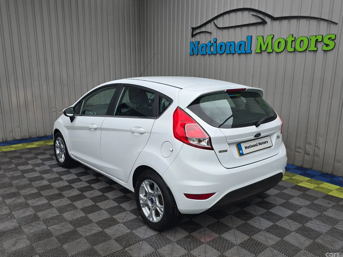 Ford Fiesta Hatchback, Petrol, 2015, White