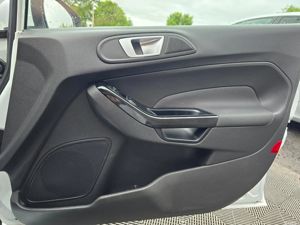 Ford Fiesta Hatchback, Petrol, 2015, White