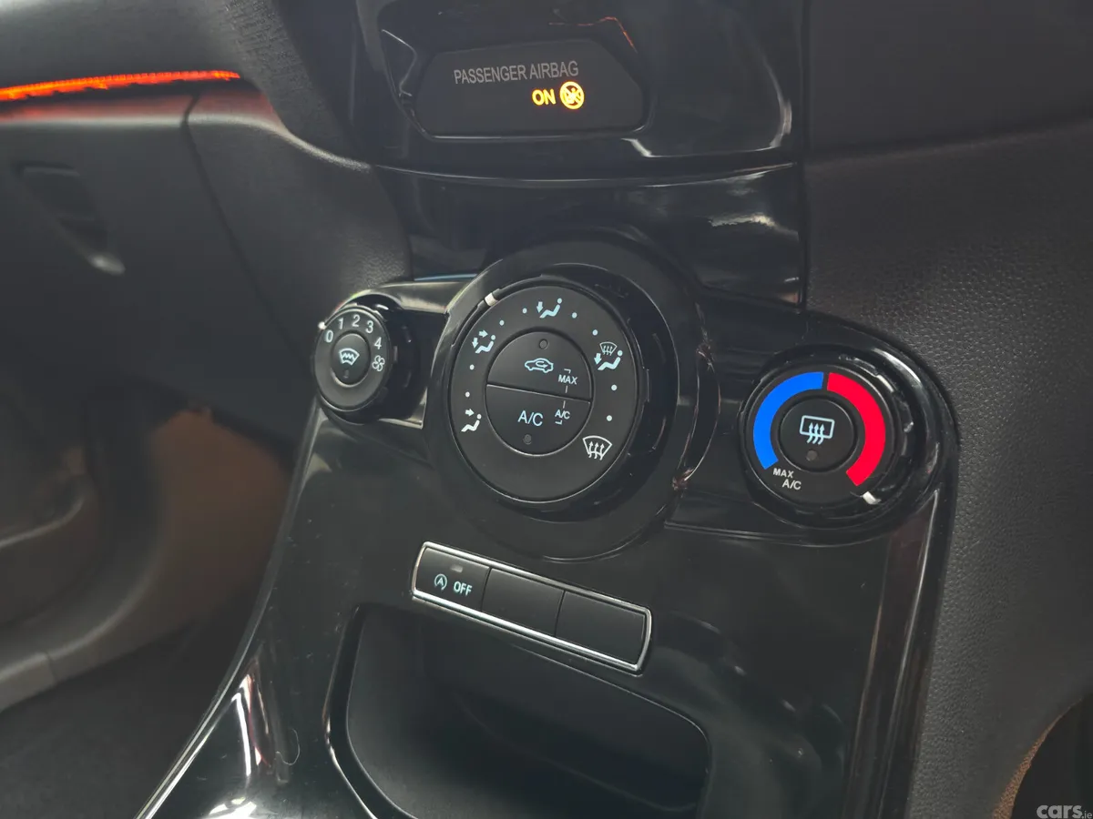 Ford Fiesta Hatchback, Petrol, 2015, White