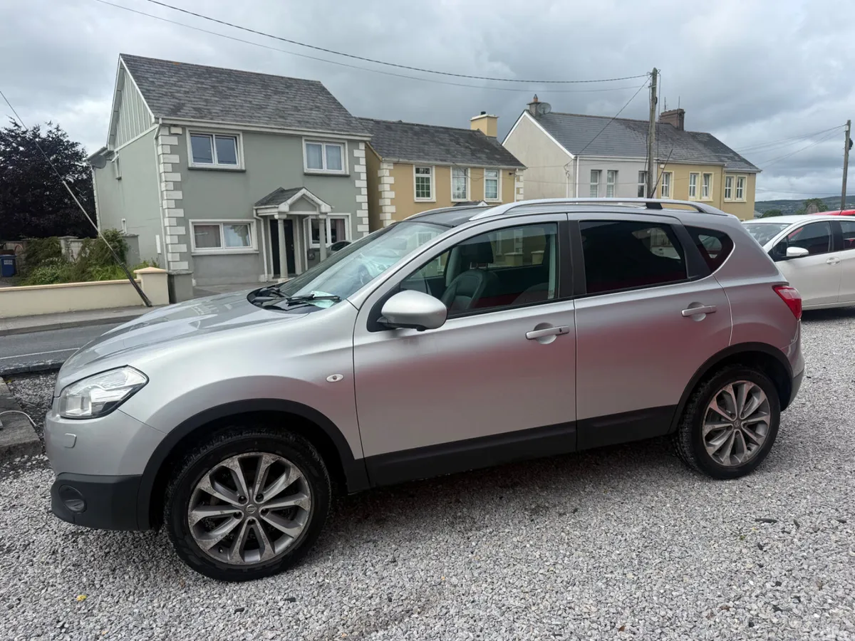 Nissan Qashqai Hatchback, Diesel, 2013, Silver