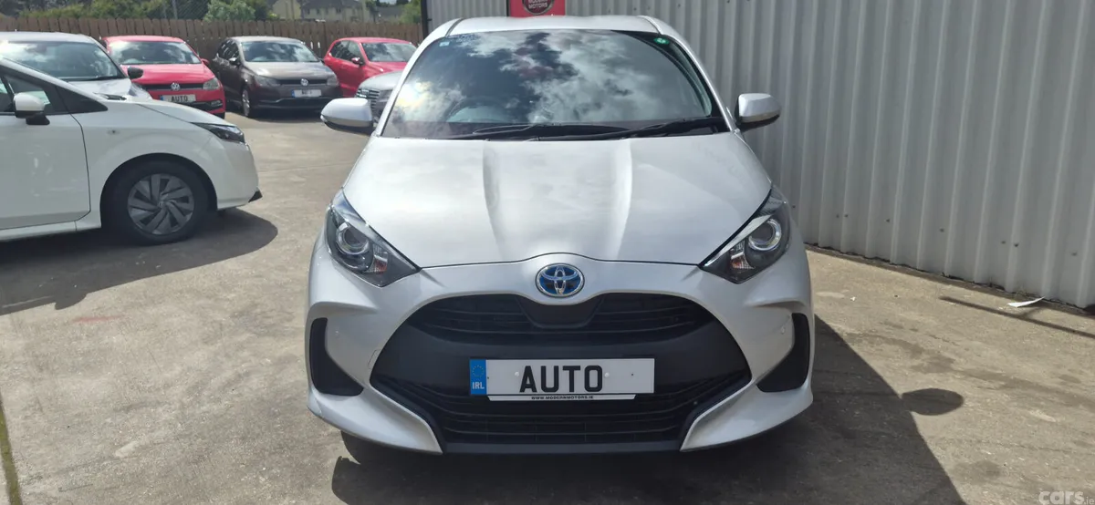 Toyota Yaris Hatchback, Petrol Hybrid, 2021, Silver