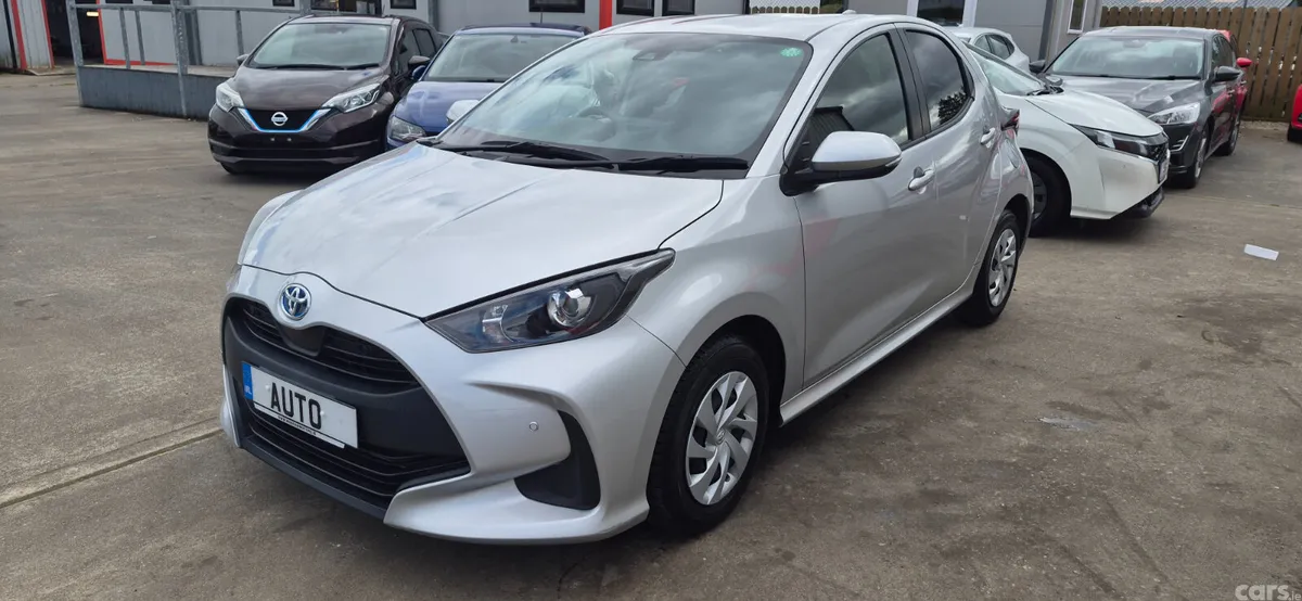 Toyota Yaris Hatchback, Petrol Hybrid, 2021, Silver