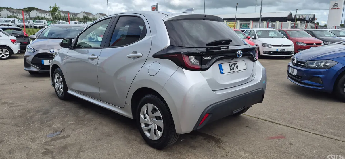 Toyota Yaris Hatchback, Petrol Hybrid, 2021, Silver
