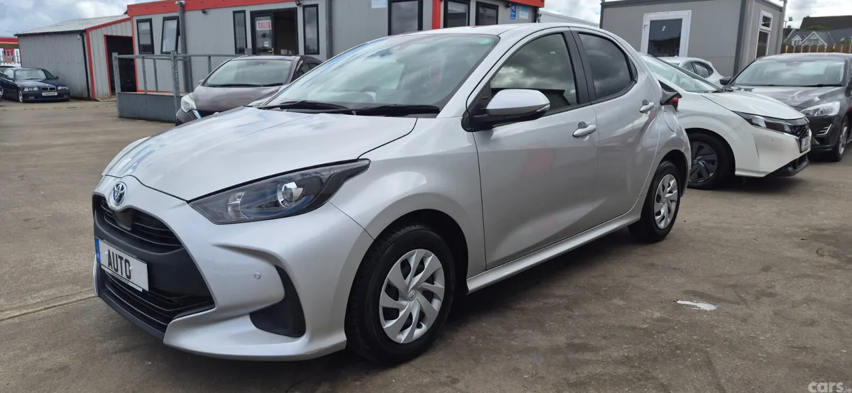 Toyota Yaris Hatchback, Petrol Hybrid, 2021, Silver