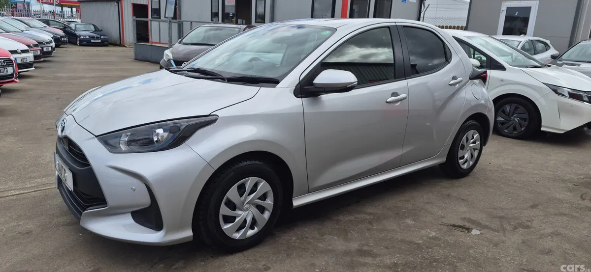 Toyota Yaris Hatchback, Petrol Hybrid, 2021, Silver