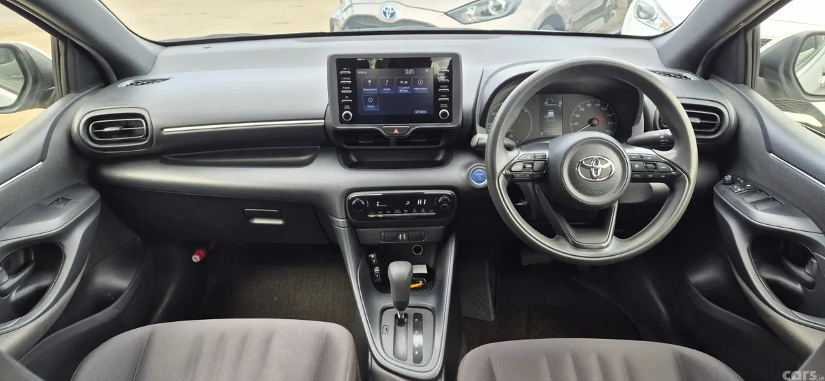 Toyota Yaris Hatchback, Petrol Hybrid, 2021, Silver