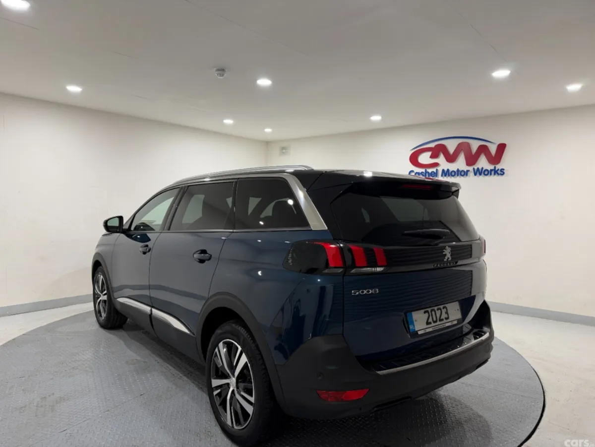 Peugeot 5008 Hatchback, Diesel, 2023, Blue