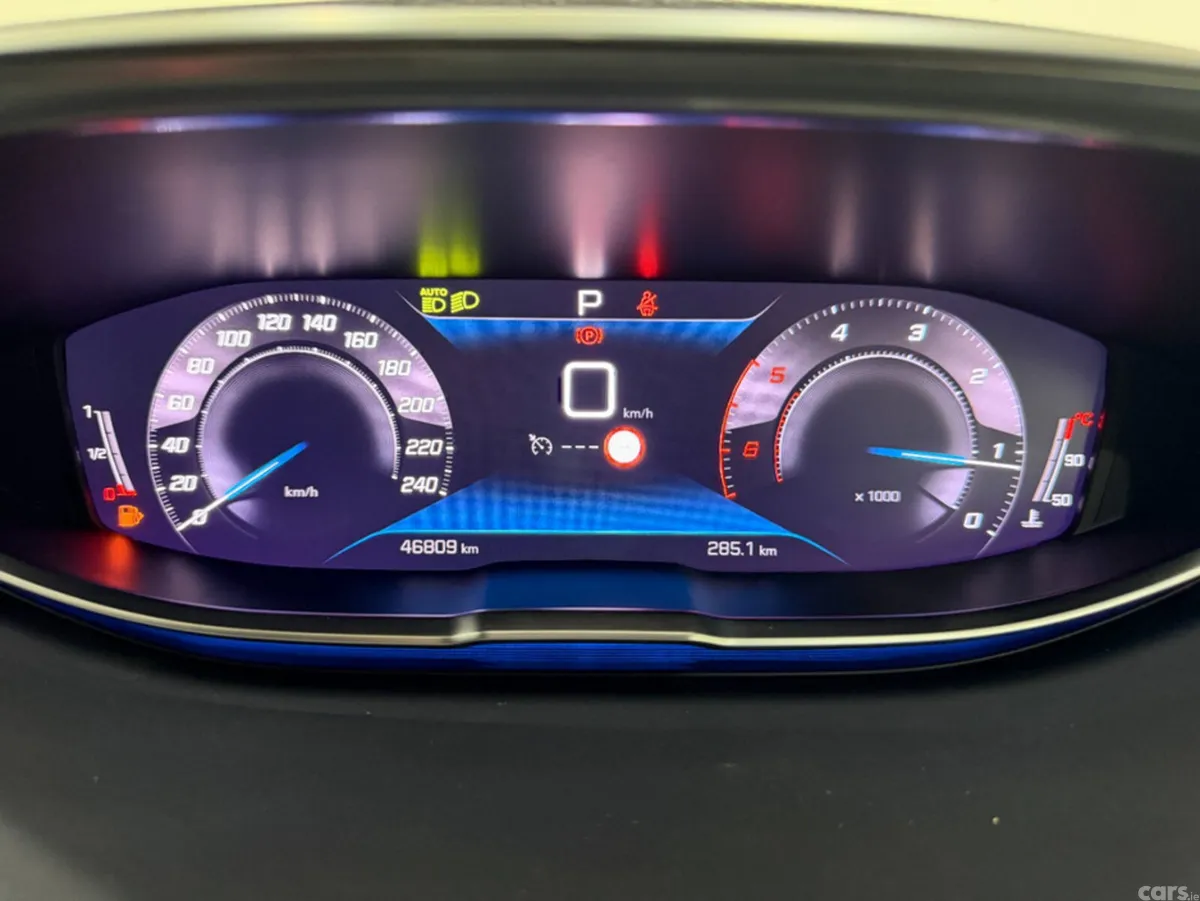Peugeot 5008 Hatchback, Diesel, 2023, Blue