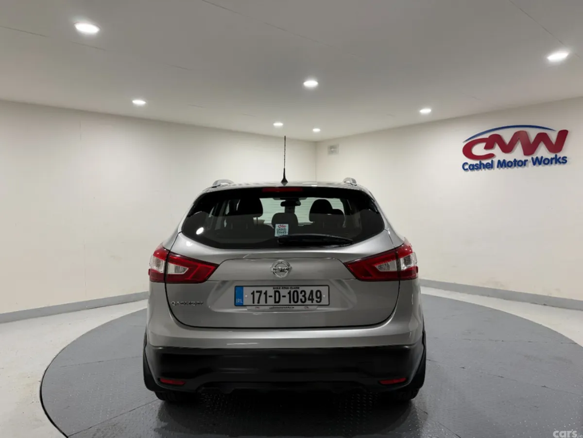 Nissan Qashqai SUV, Diesel, 2017, Grey