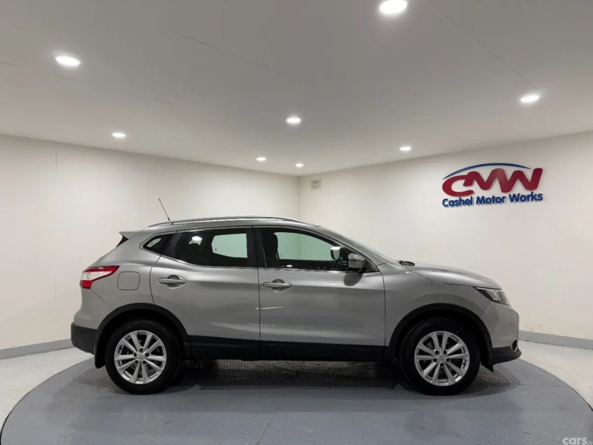 Nissan Qashqai SUV, Diesel, 2017, Grey