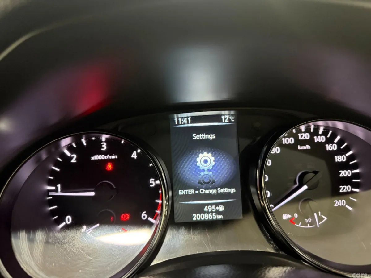 Nissan Qashqai SUV, Diesel, 2017, Grey