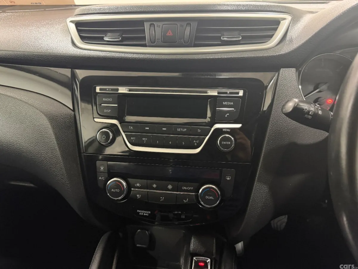 Nissan Qashqai SUV, Diesel, 2017, Grey