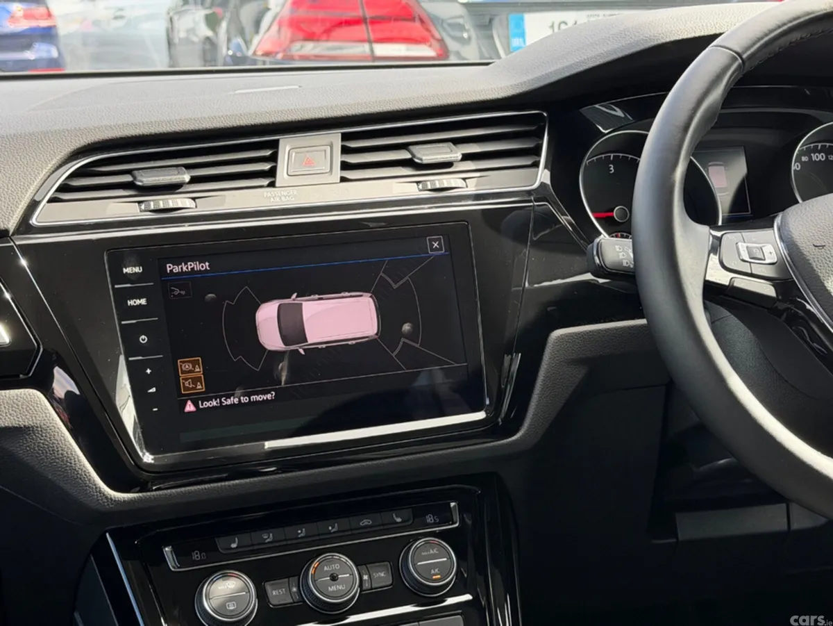 Volkswagen Touran MPV, Diesel, 2020, White