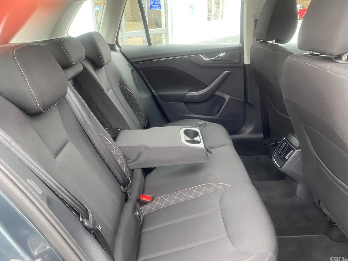 Skoda Kamiq Hatchback, Petrol, 2021, Grey