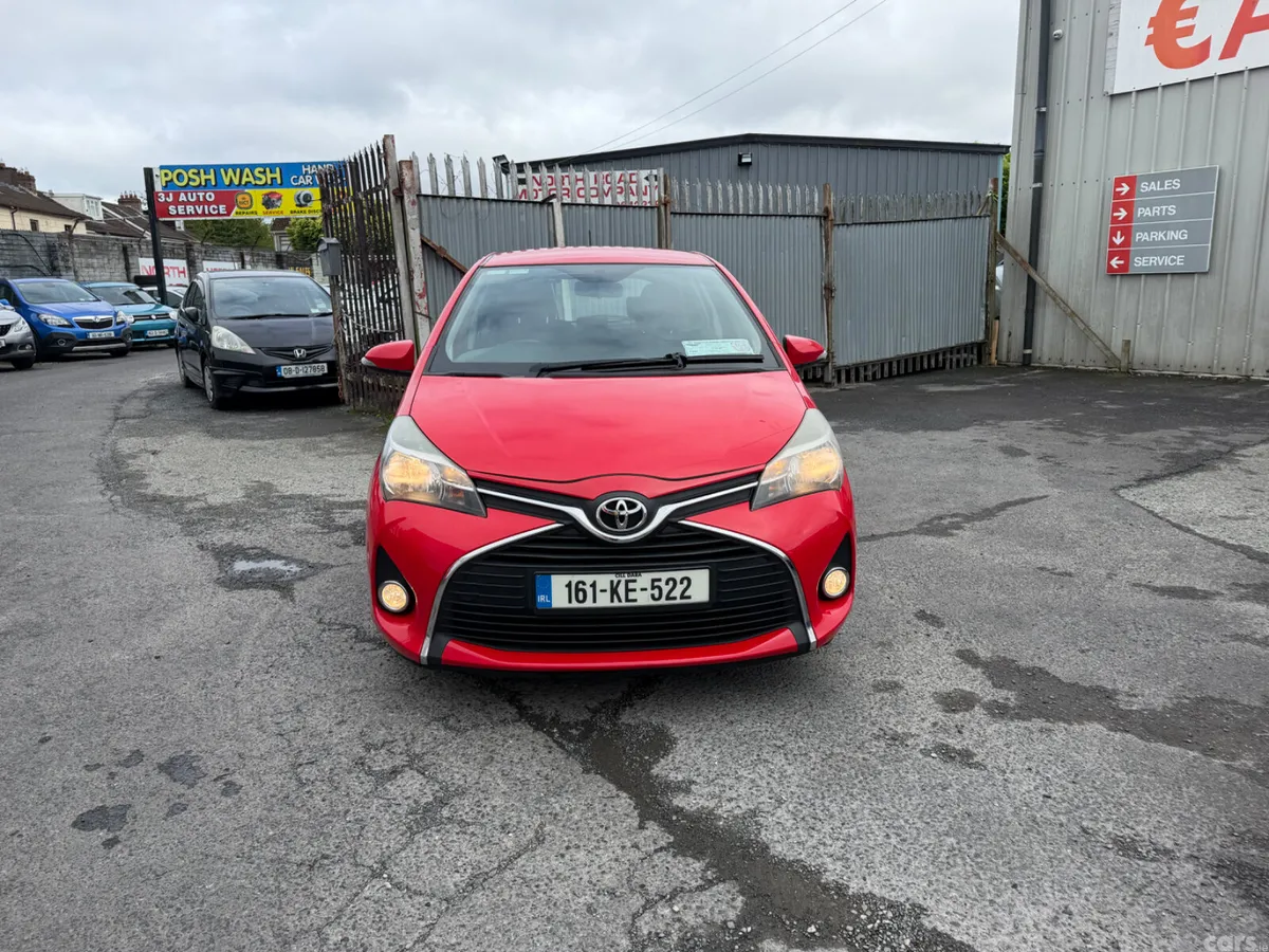 Toyota Yaris Hatchback, Petrol, 2016, Red