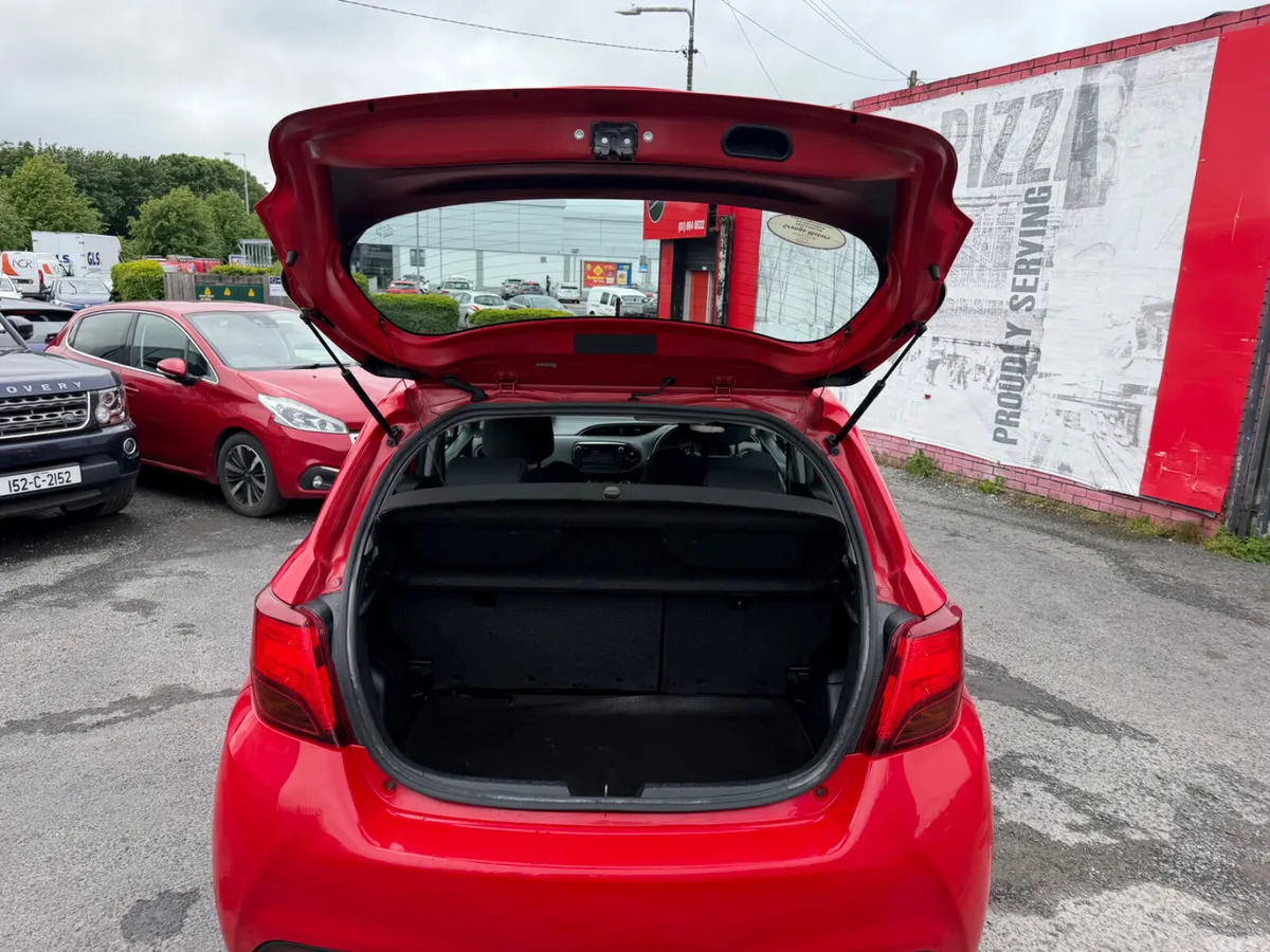 Toyota Yaris Hatchback, Petrol, 2016, Red