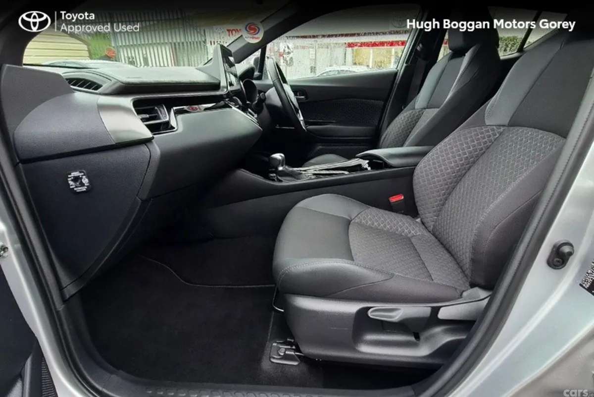 Toyota C-HR SUV, Petrol Hybrid, 2023, Grey