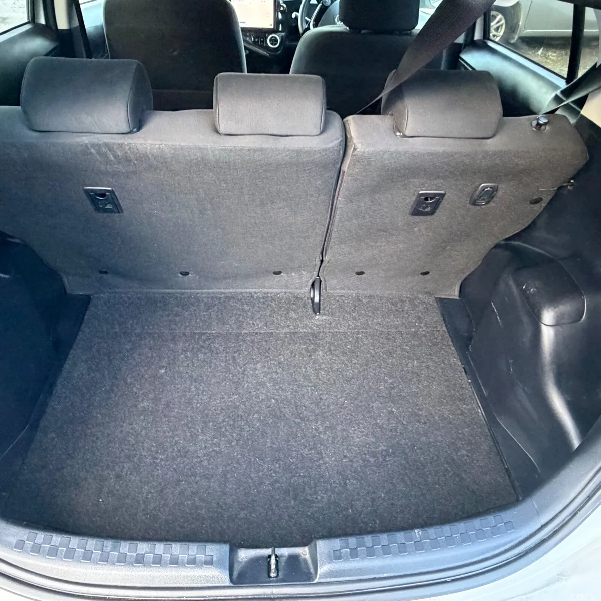 Toyota Aqua Hatchback, Petrol Hybrid, 2018, White