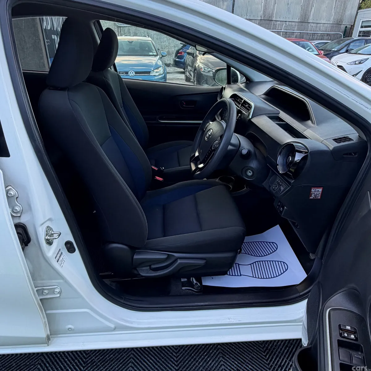 Toyota Aqua Hatchback, Petrol Hybrid, 2018, White