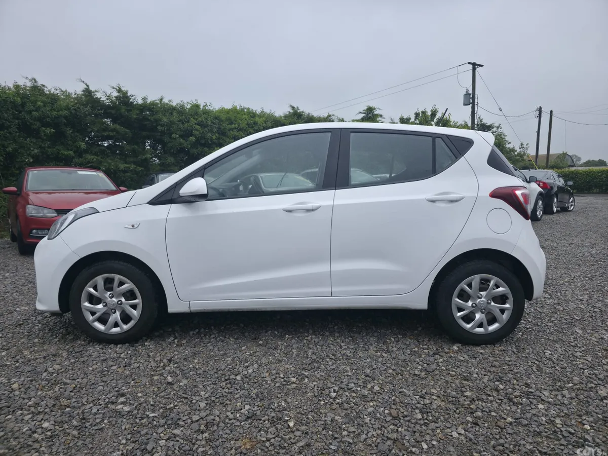 Hyundai i10 Hatchback, Petrol, 2019, White