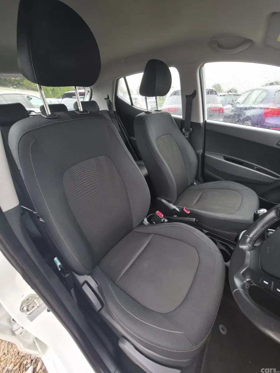 Hyundai i10 Hatchback, Petrol, 2019, White