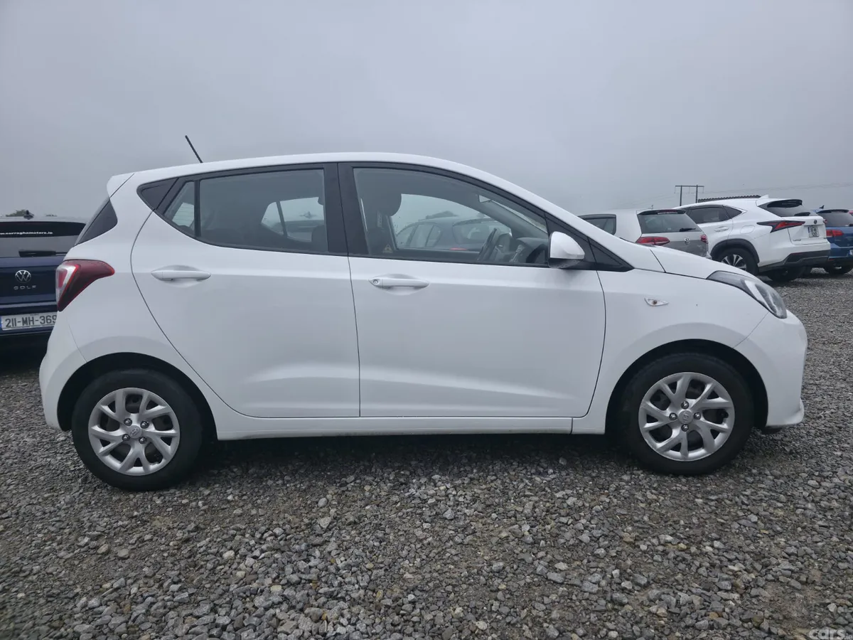 Hyundai i10 Hatchback, Petrol, 2019, White