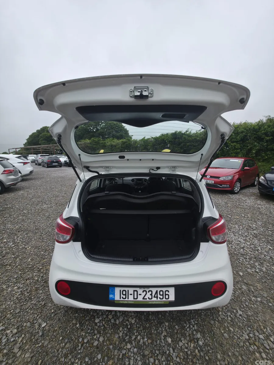 Hyundai i10 Hatchback, Petrol, 2019, White