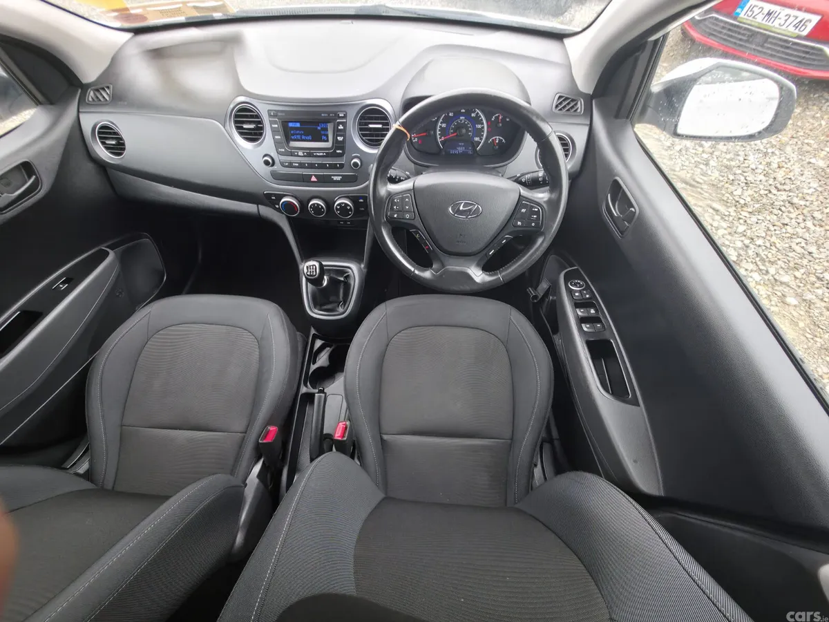 Hyundai i10 Hatchback, Petrol, 2019, White