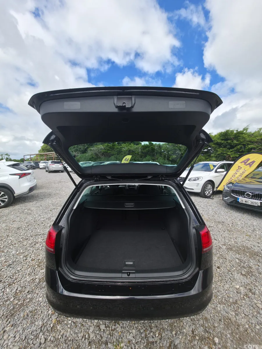 Volkswagen Golf Estate, Petrol, 2016, Black