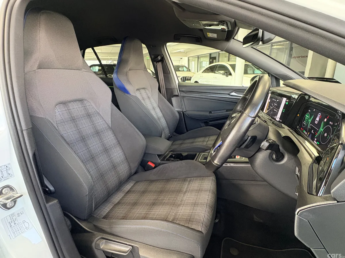Volkswagen Golf Hatchback, Petrol Hybrid, 2021, White