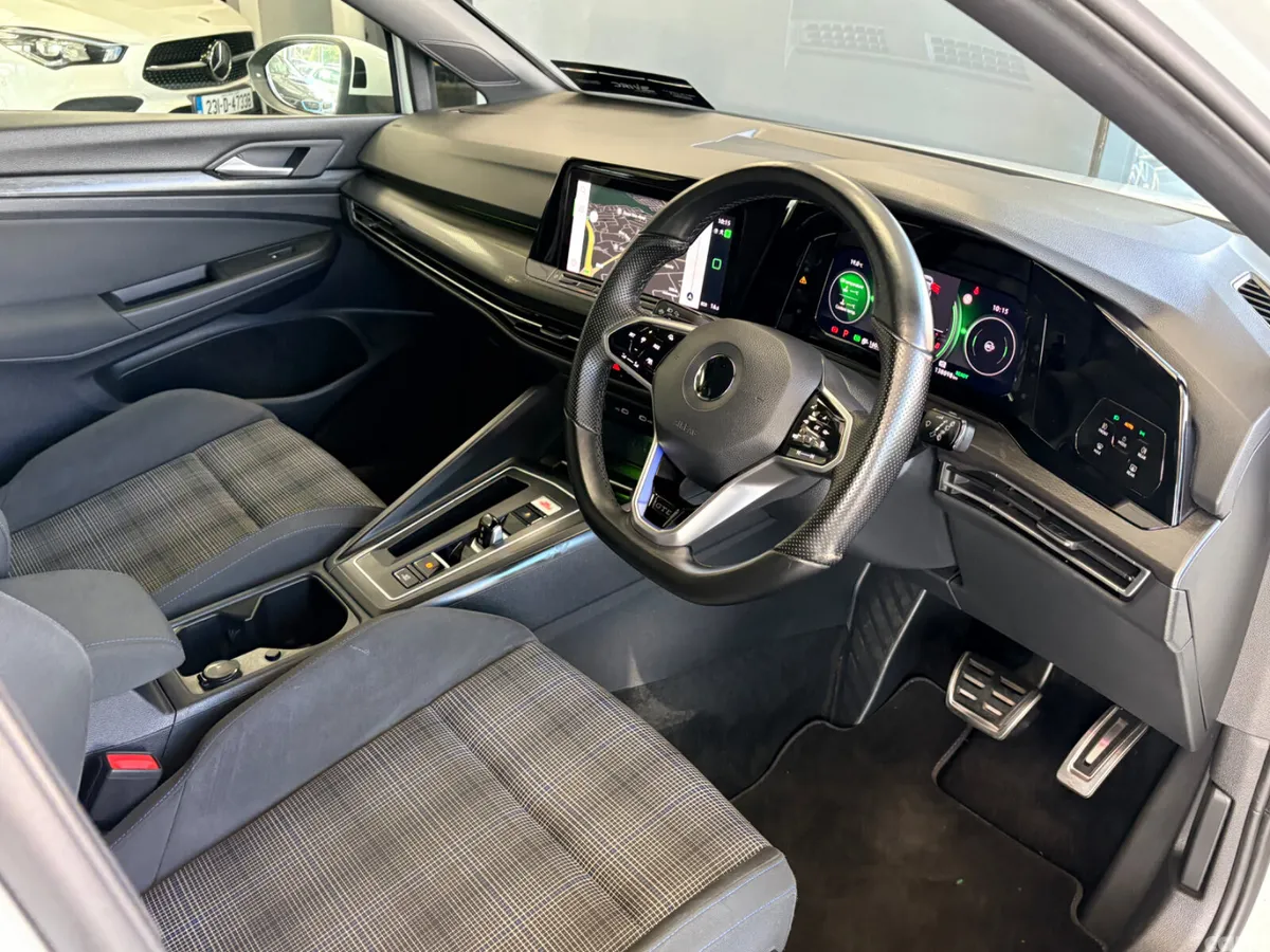 Volkswagen Golf Hatchback, Petrol Hybrid, 2021, White