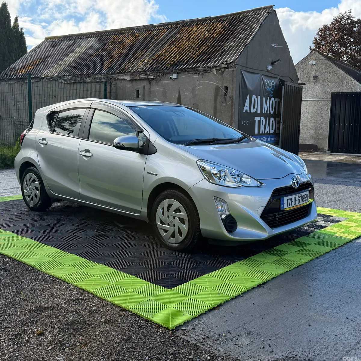 Toyota Aqua Hatchback, Petrol Hybrid, 2017, Silver