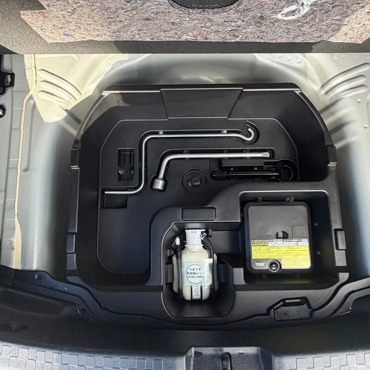 Toyota Aqua Hatchback, Petrol Hybrid, 2017, Silver
