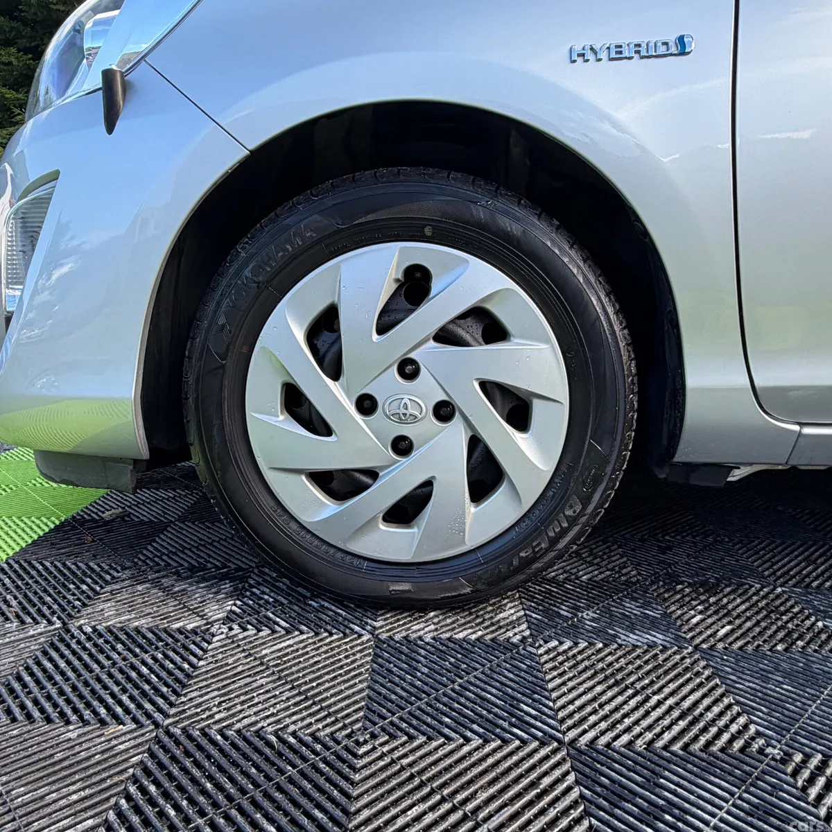 Toyota Aqua Hatchback, Petrol Hybrid, 2017, Silver