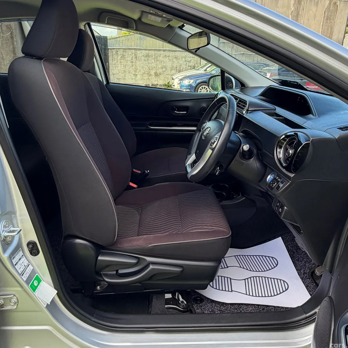 Toyota Aqua Hatchback, Petrol Hybrid, 2017, Silver