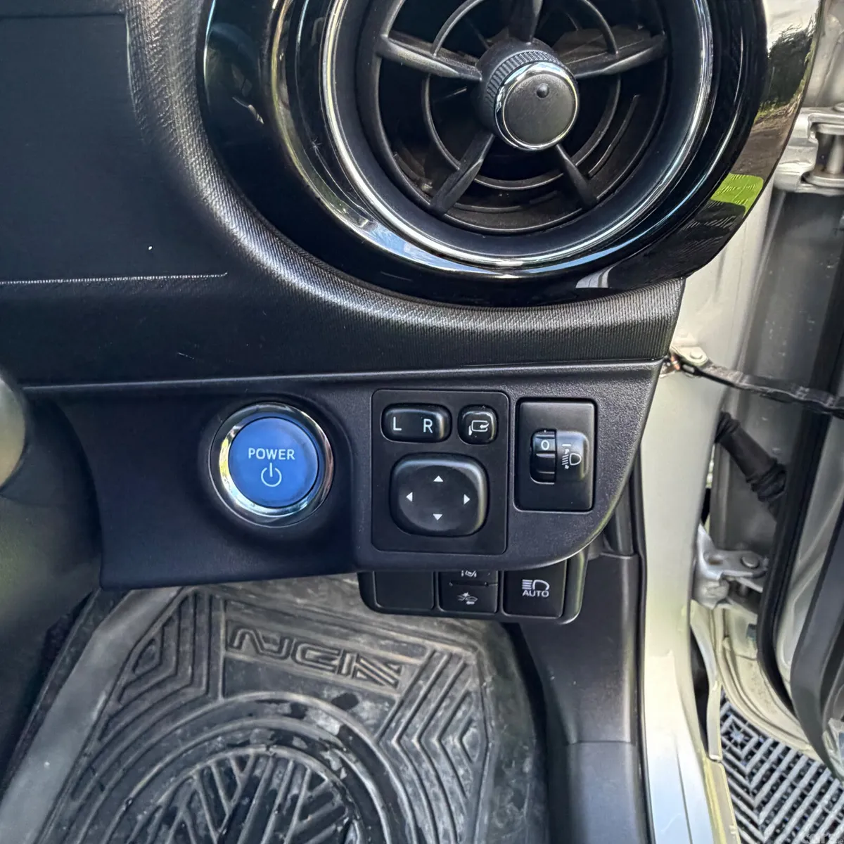 Toyota Aqua Hatchback, Petrol Hybrid, 2017, Silver