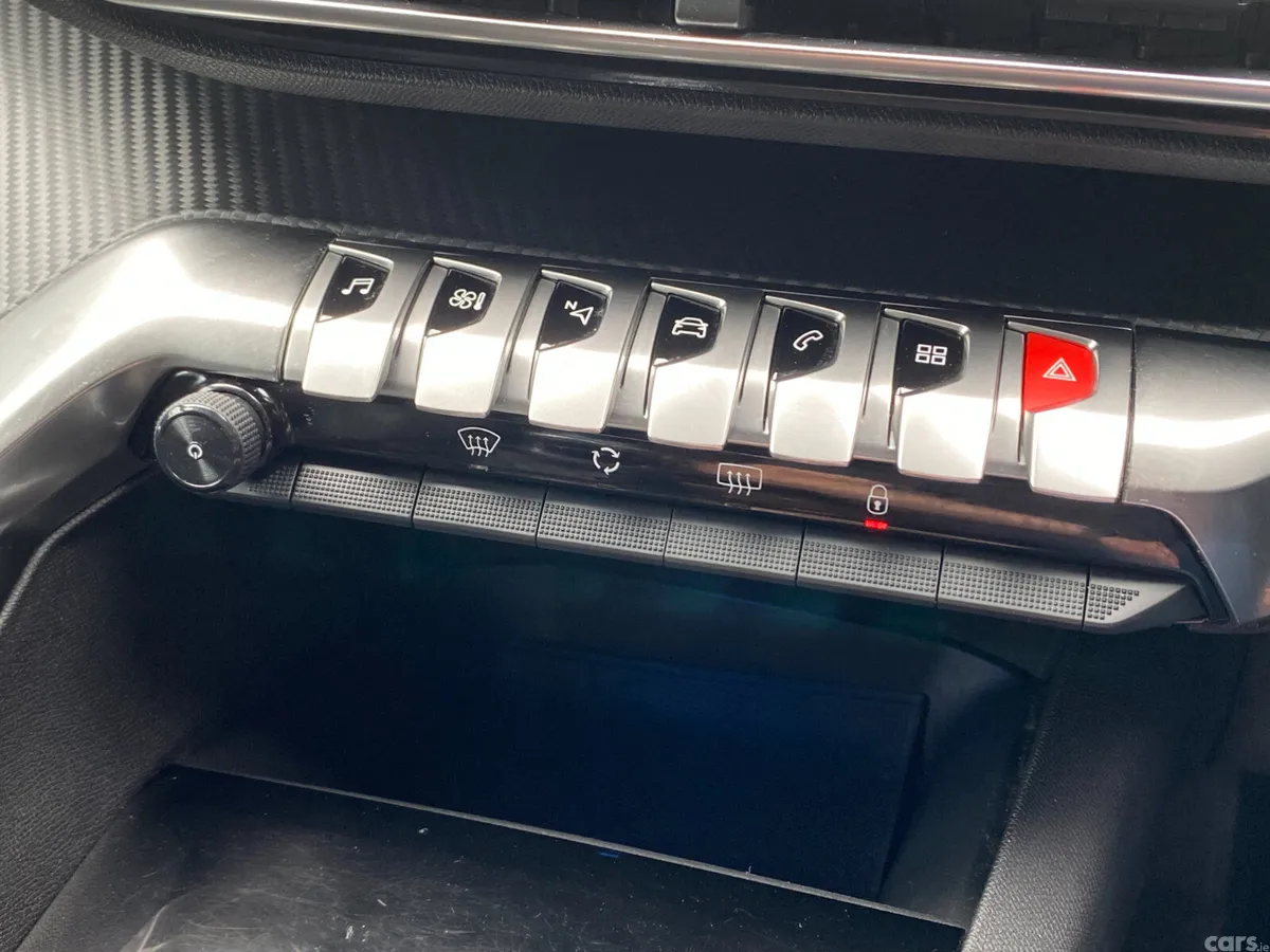 Peugeot 3008 MPV, Diesel, 2019, White