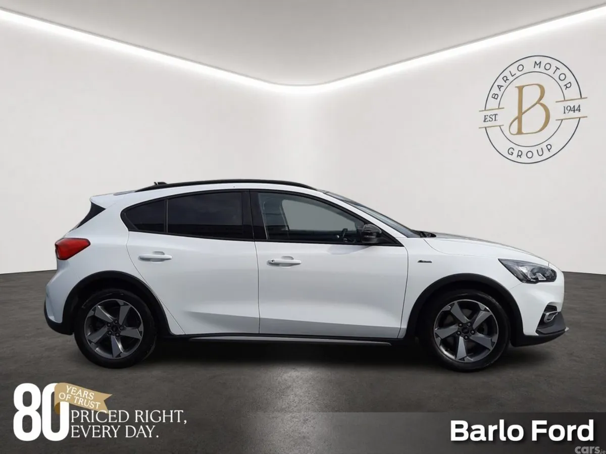 Ford Focus Hatchback, Petrol, 2021, White