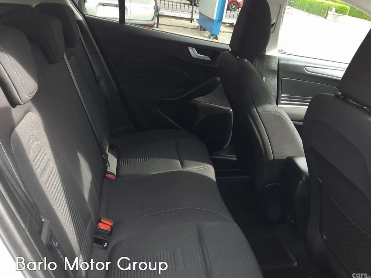 Ford Focus Hatchback, Petrol, 2021, White