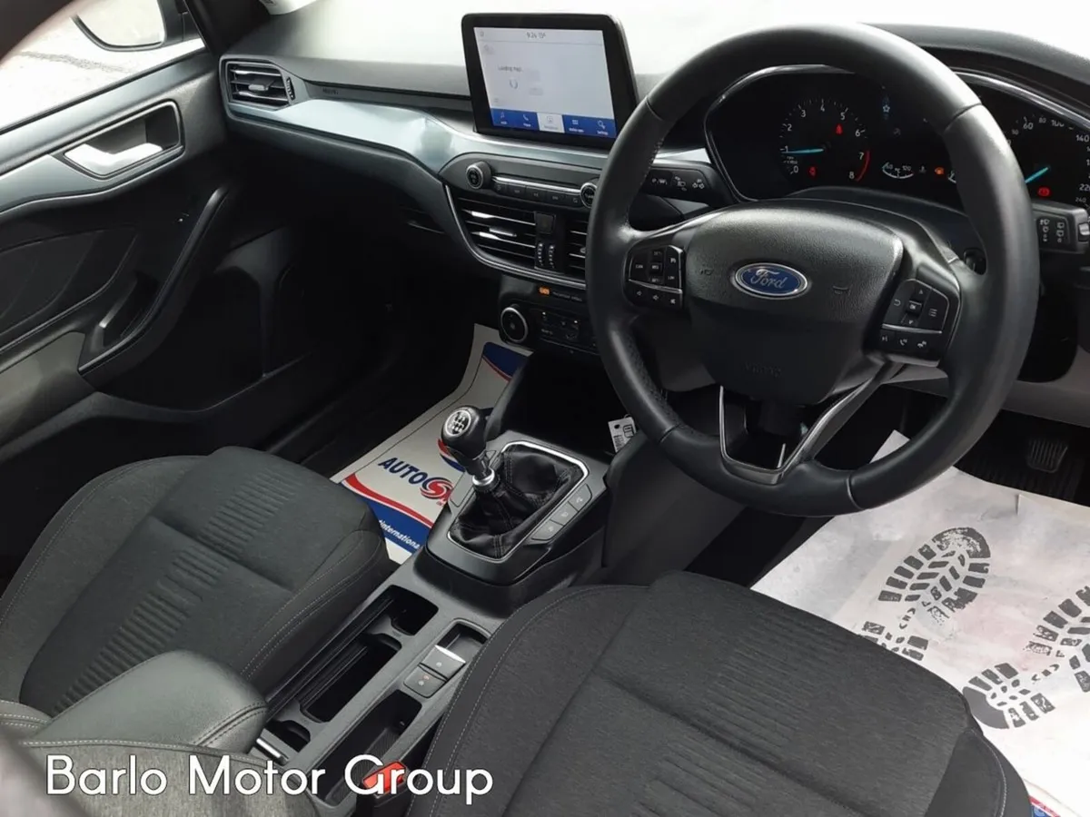 Ford Focus Hatchback, Petrol, 2021, White