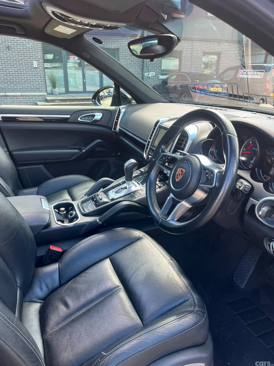 Porsche Cayenne SUV, Diesel, 2016, Black