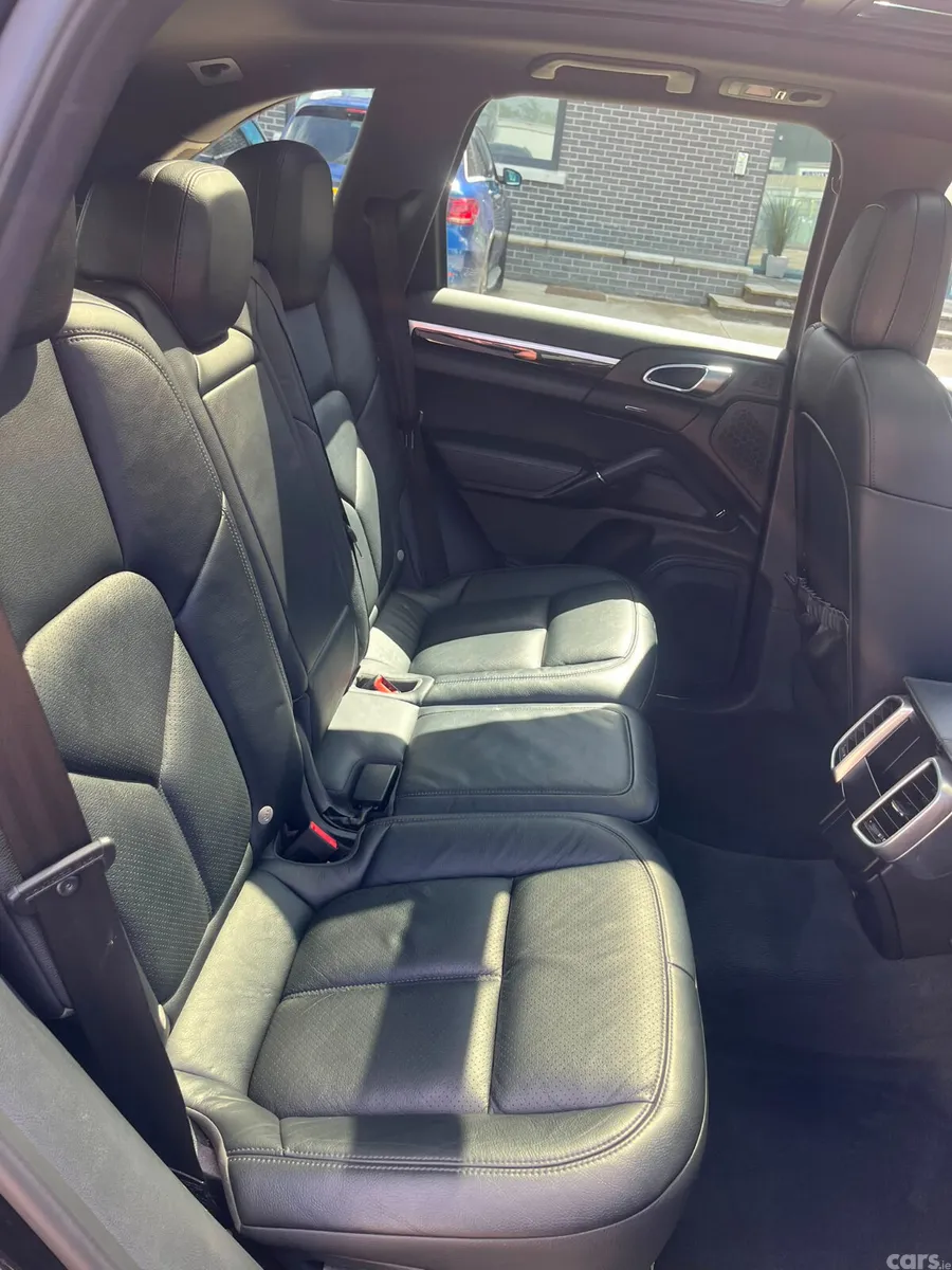 Porsche Cayenne SUV, Diesel, 2016, Black